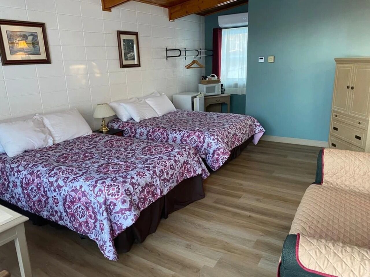 Picture of Huron Sands Motel