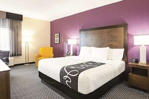 Picture of La Quinta Inn & Suites by Wyndham Baltimore N / White Marsh
