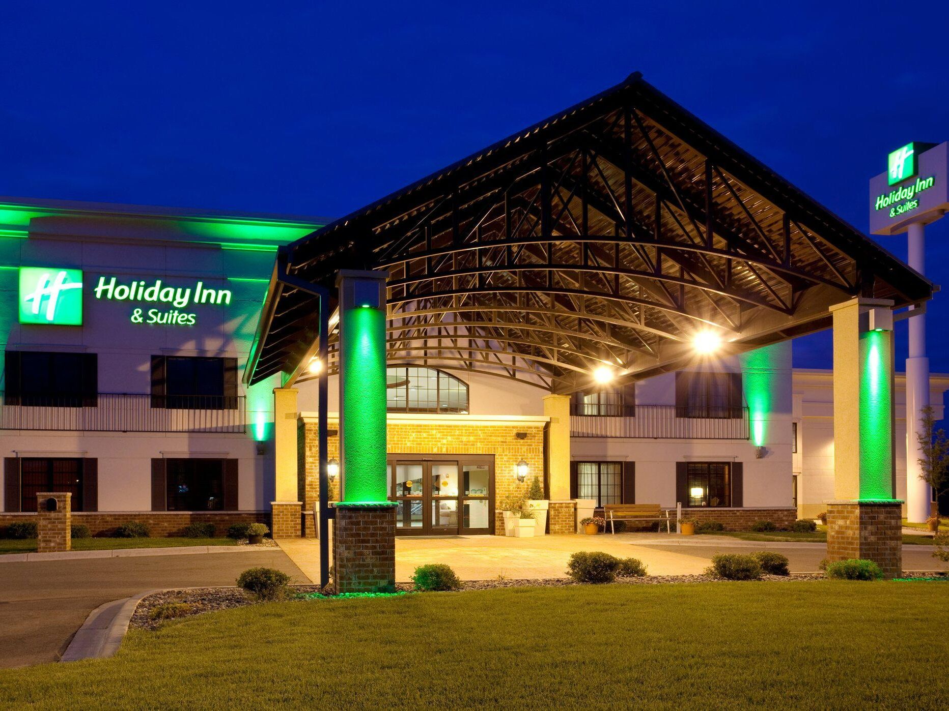 Picture of Holiday Inn & Suites Minneapolis - Lakeville, an IHG Hotel