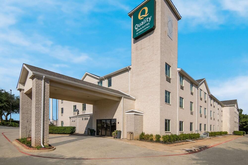 Picture of Quality Inn & Suites Roanoke - Fort Worth North
