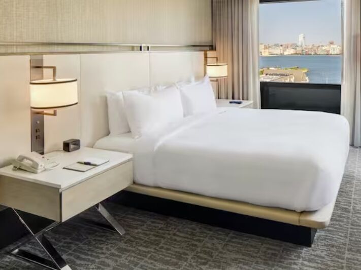 Picture of DoubleTree by Hilton Hotel & Suites Jersey City