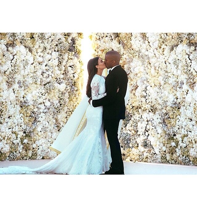 kimye wedding first kiss