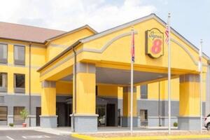 Picture of Super 8 by Wyndham Crossville TN