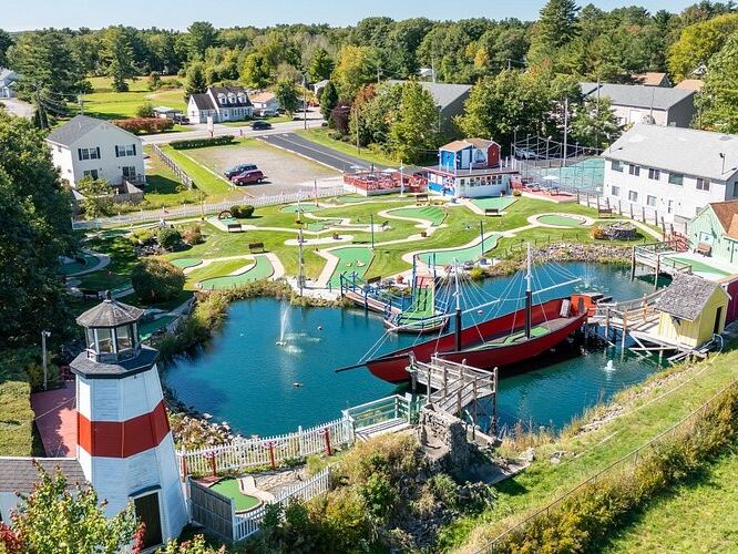 Picture of Schooner Mini Golf