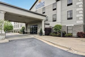 Picture of Comfort Inn & Suites Hot Springs Midtown