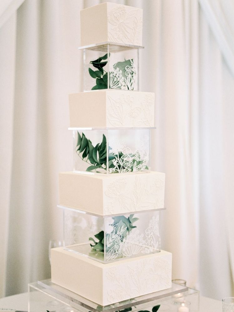 modern cube wedding cake with acrylic dividers