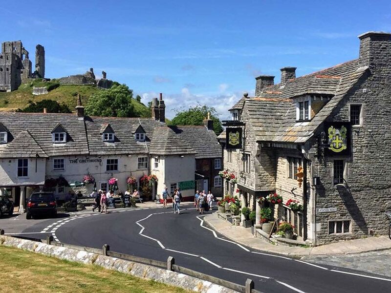 Picture of Bankes Arms Hotel, Corfe