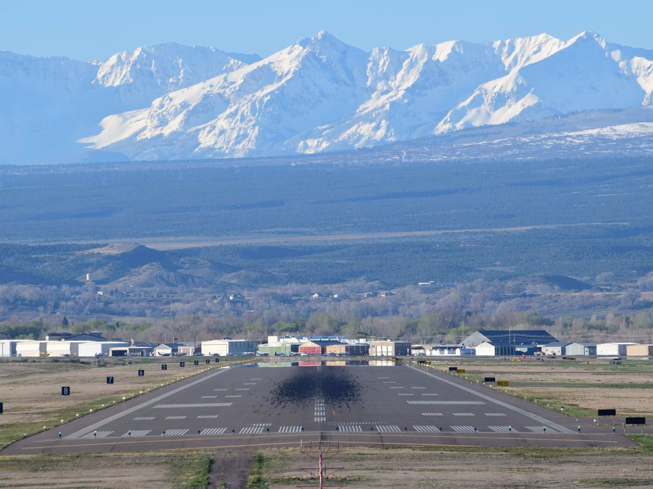 Picture of Montrose Regional Airport