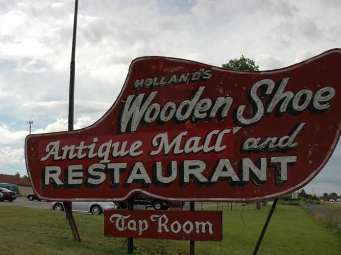 Picture of Wooden Shoe Restaurant