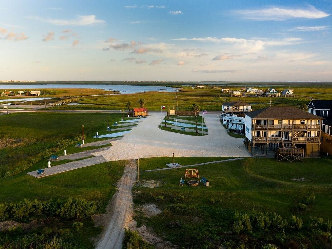 Picture of The Breeze Hotel & RV Park