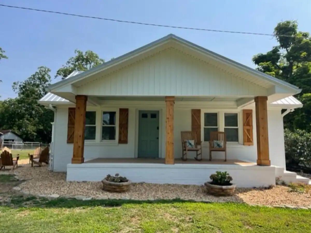 Picture of Airbnb- Entire home in Statham, Georgia