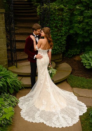 Essense of Australia D2988 Fit-and-Flare Wedding Dress