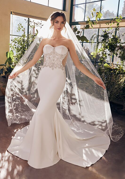 Casablanca Bridal Style 2530 Roman Fit-and-Flare Wedding Dress - 5