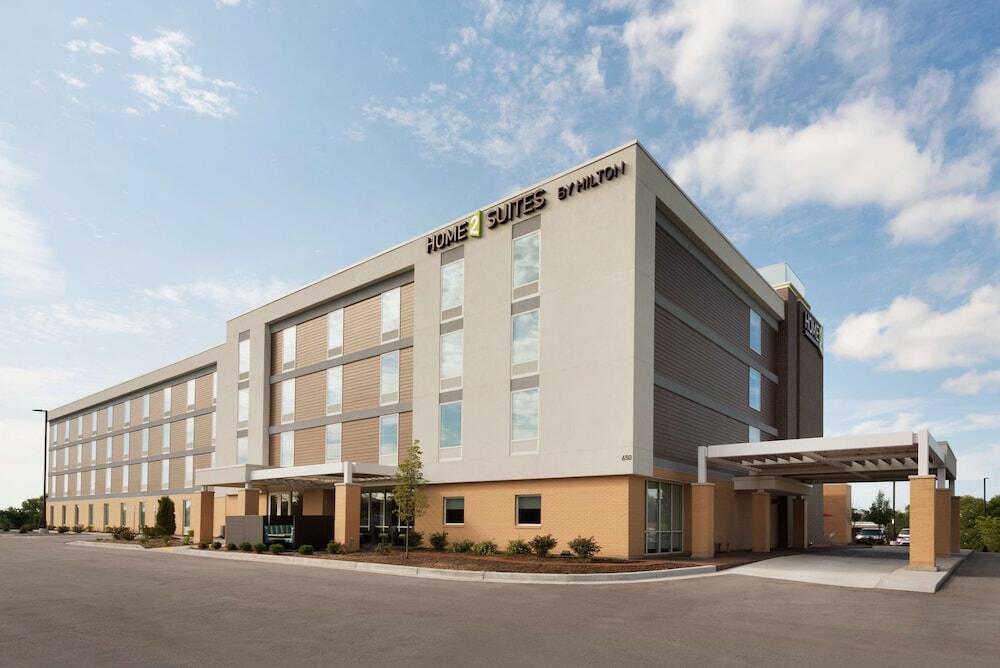 Picture of Home2 Suites by Hilton Milwaukee Brookfield
