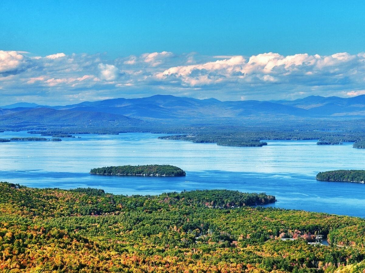 Picture of Lake Winnipesaukee