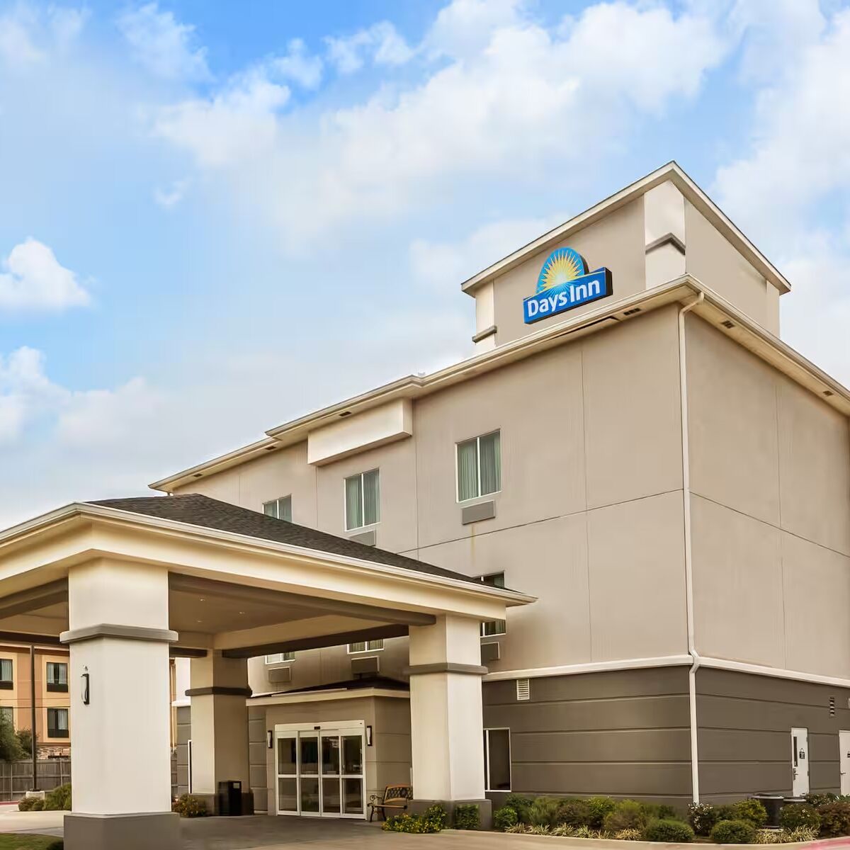 Picture of Days Inn & Suites by Wyndham Mineral Wells