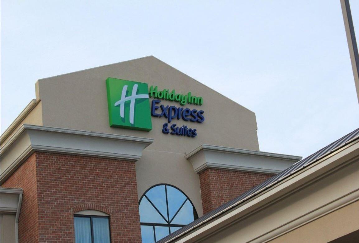Picture of Holiday Inn Express & Suites 