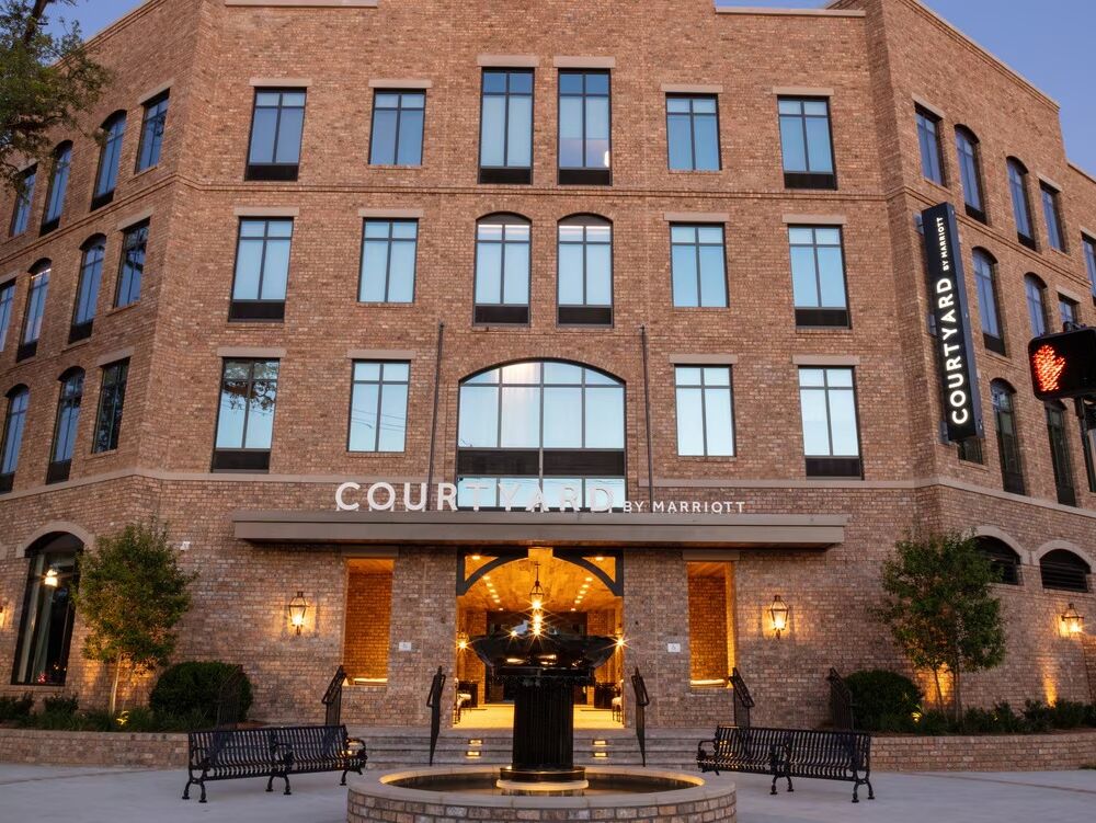 Picture of Courtyard Thomasville Downtown