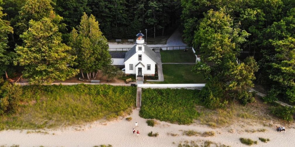 Picture of Mission Point Lighthouse