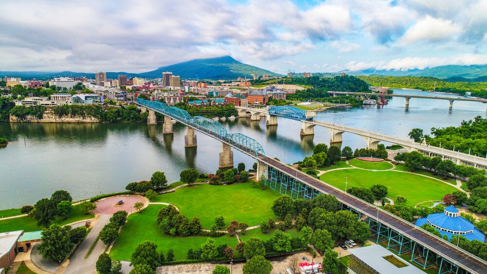 Picture of Walnut Street Bridge and Coolidge Park