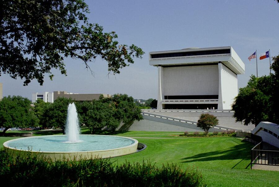 Picture of LBJ Presidential Library