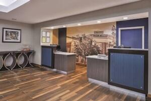 Picture of La Quinta Inn & Suites by Wyndham Atlanta South Newnan