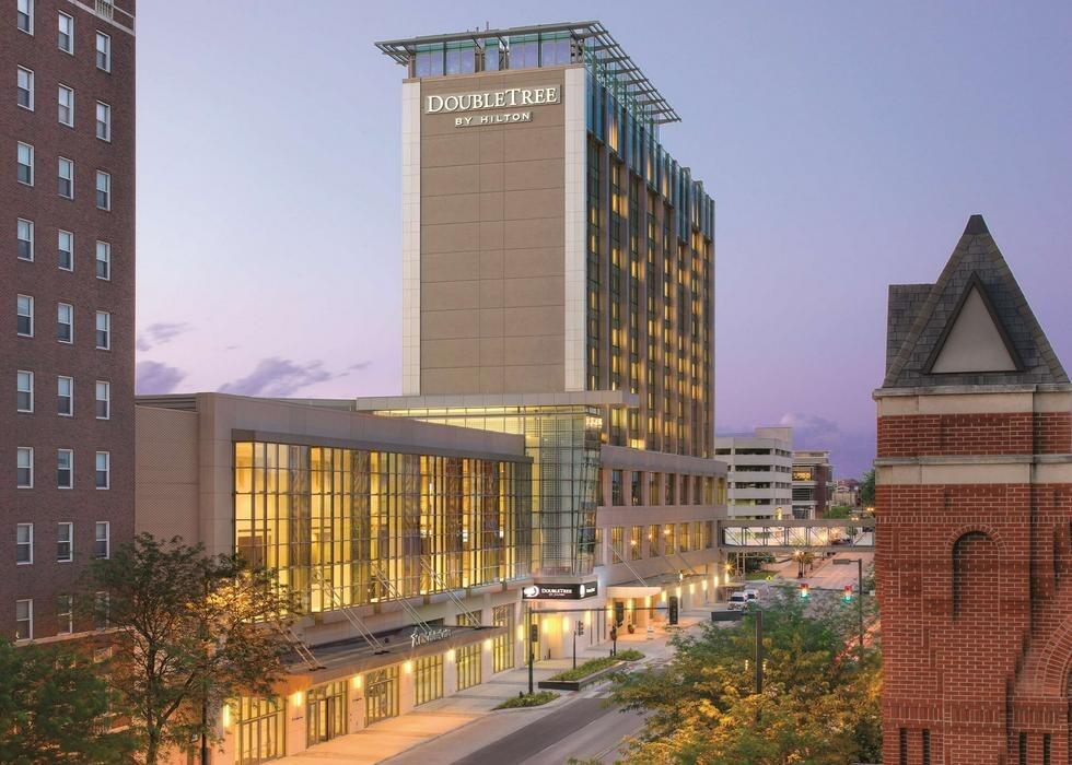 Picture of Doubletree by Hilton Cedar Rapids 