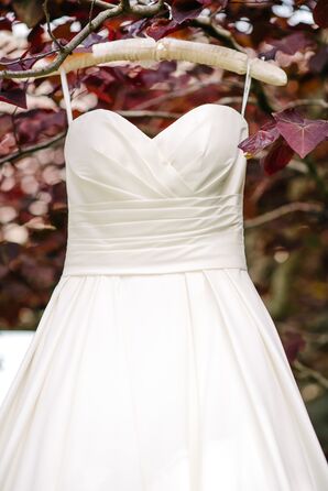 Simple Stella York Strapless Wedding Dress