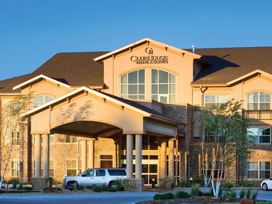 Picture of Clubhouse Hotel & Suites (plus free shuttle)