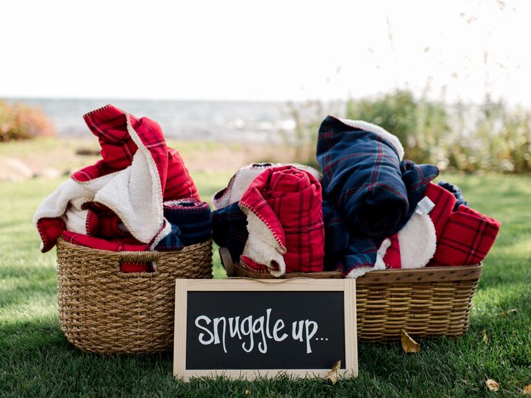 Fall wedding ideas cozy blankets