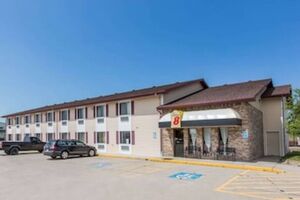 Picture of Super 8 by Wyndham Wayne