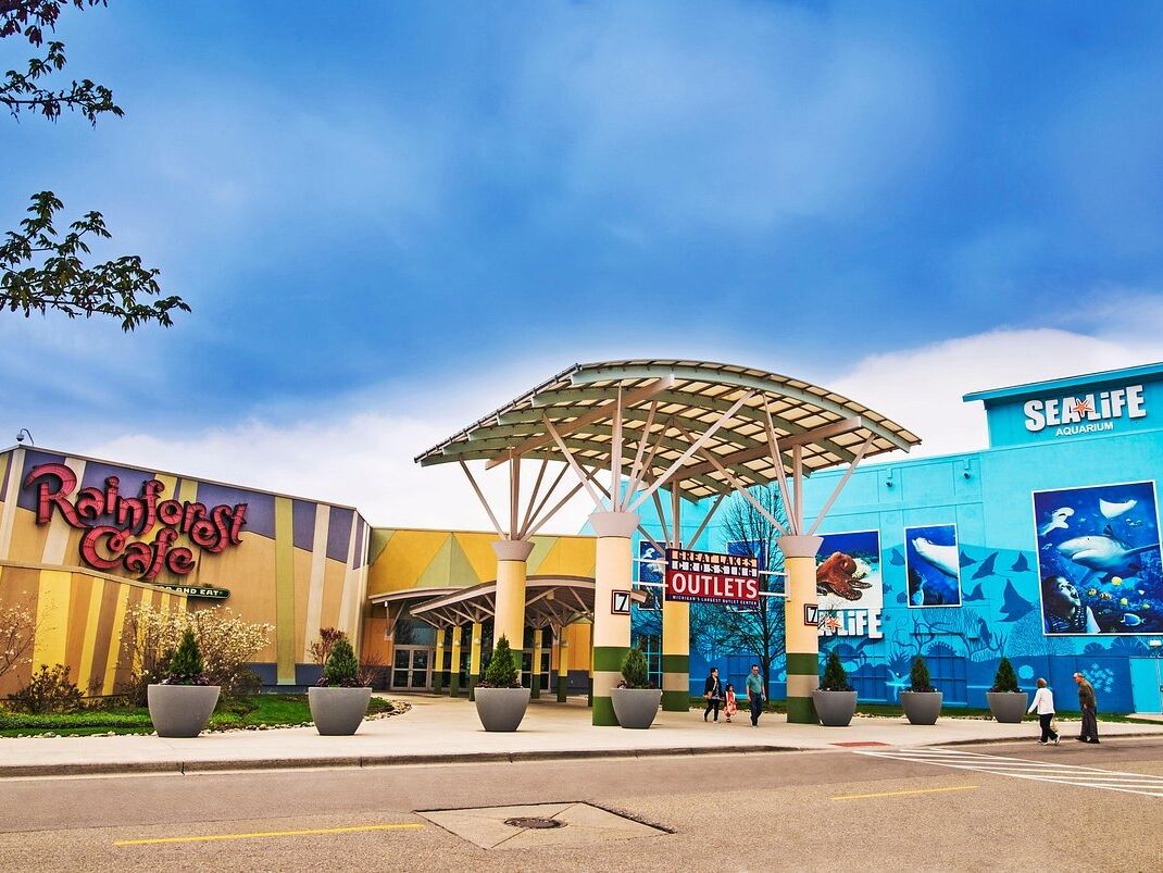 Picture of Great Lakes Crossing Outlets