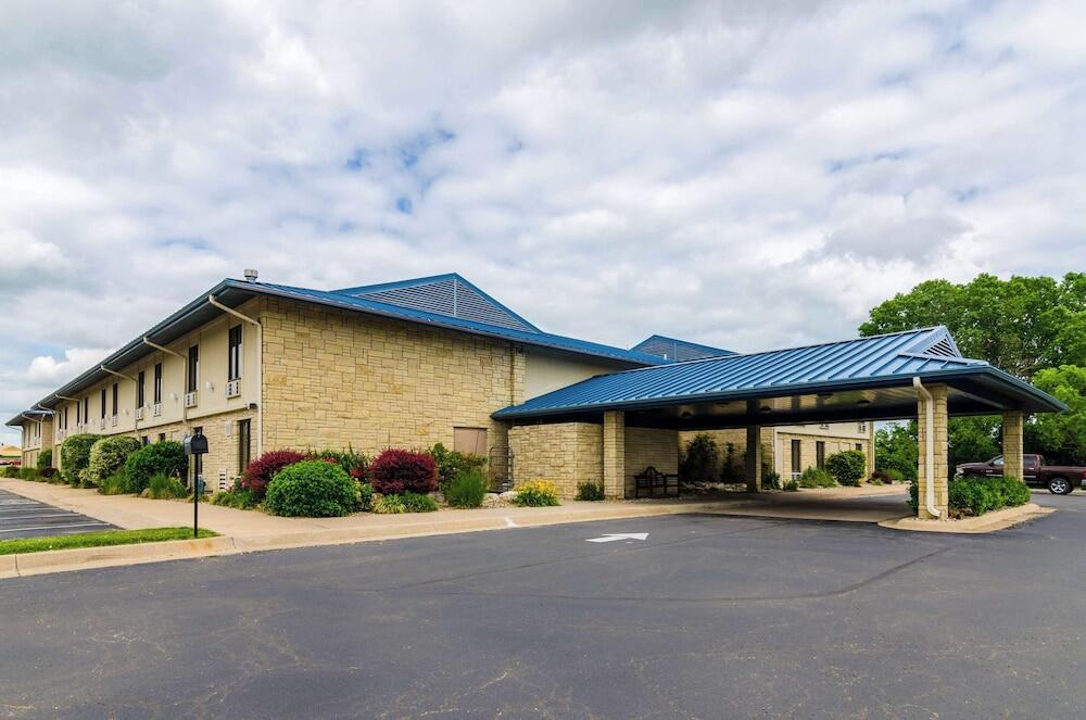 Picture of Quality Inn & Suites Winfield