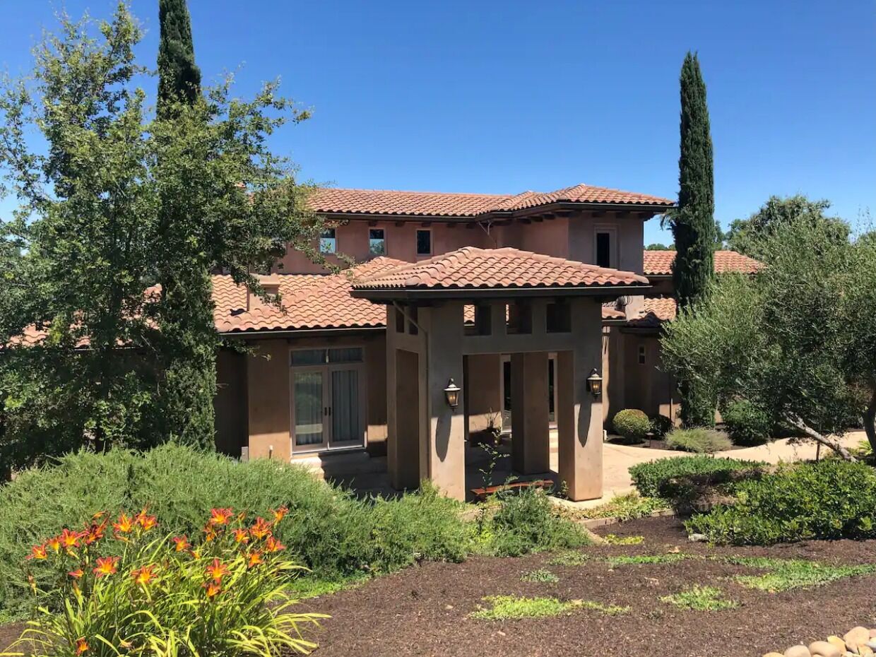 Picture of Luxury Vineyards estate home airbnb