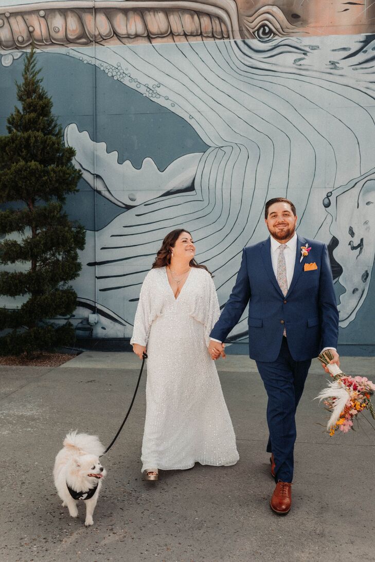 “An elder millennial tale as old as time; we met on Tinder in 2014,” tells Liz Kelso. She and Brian Baeza’s romance grew steadily, hitting a major mil