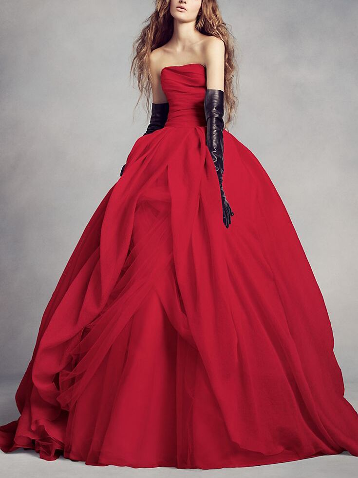 Vera Wang Red Dress: Sắc Đỏ Tựa Như Tình Yêu