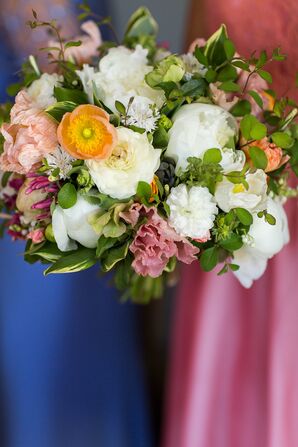 Loose Garden-Inspired Bridal Bouquet