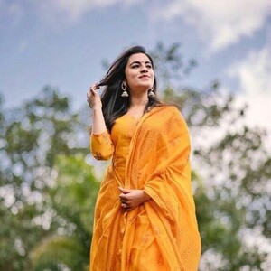 Women's desi attire example