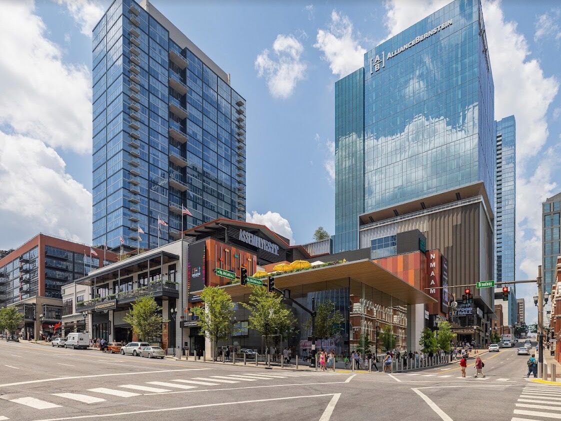 Picture of Fifth + Broadway