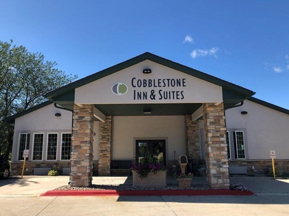 Picture of Cobblestone Inn & Suites - Denison Majestic Hills