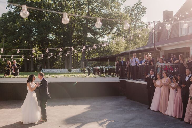 Outdoor First Dance at Toledo Country Club in Toledo, Ohio