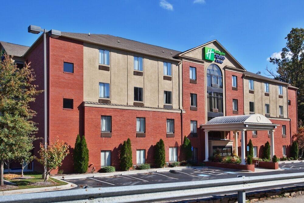 Picture of Holiday Inn Express & Suites Atlanta-Emory University Area by IHG