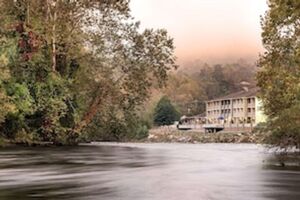 Picture of Best Western Plus River Escape Inn & Suites