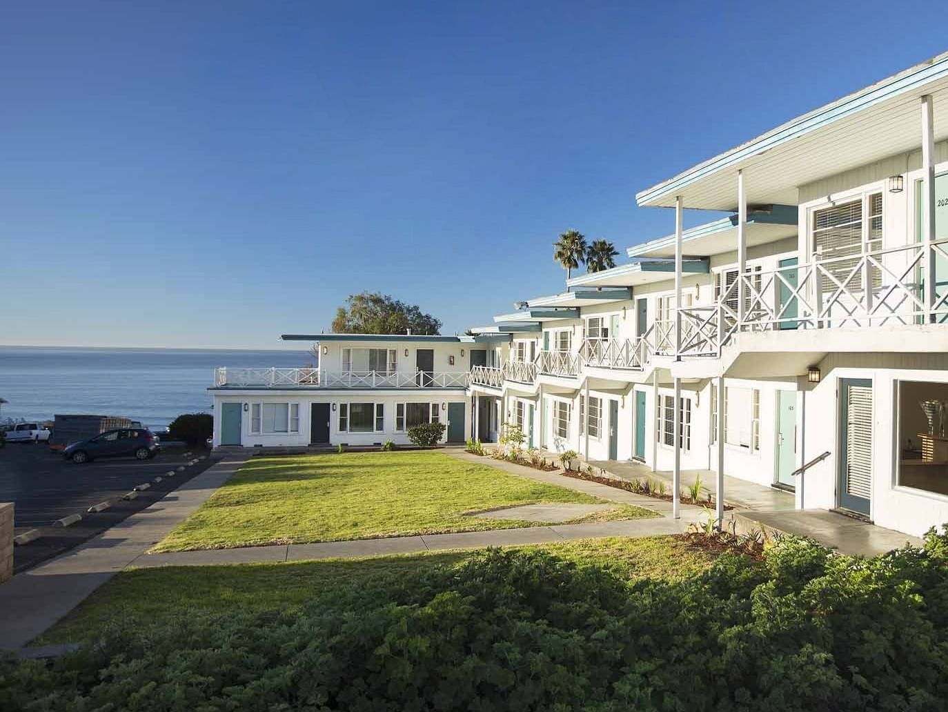 Picture of The Tides Oceanview Inn & Cottages