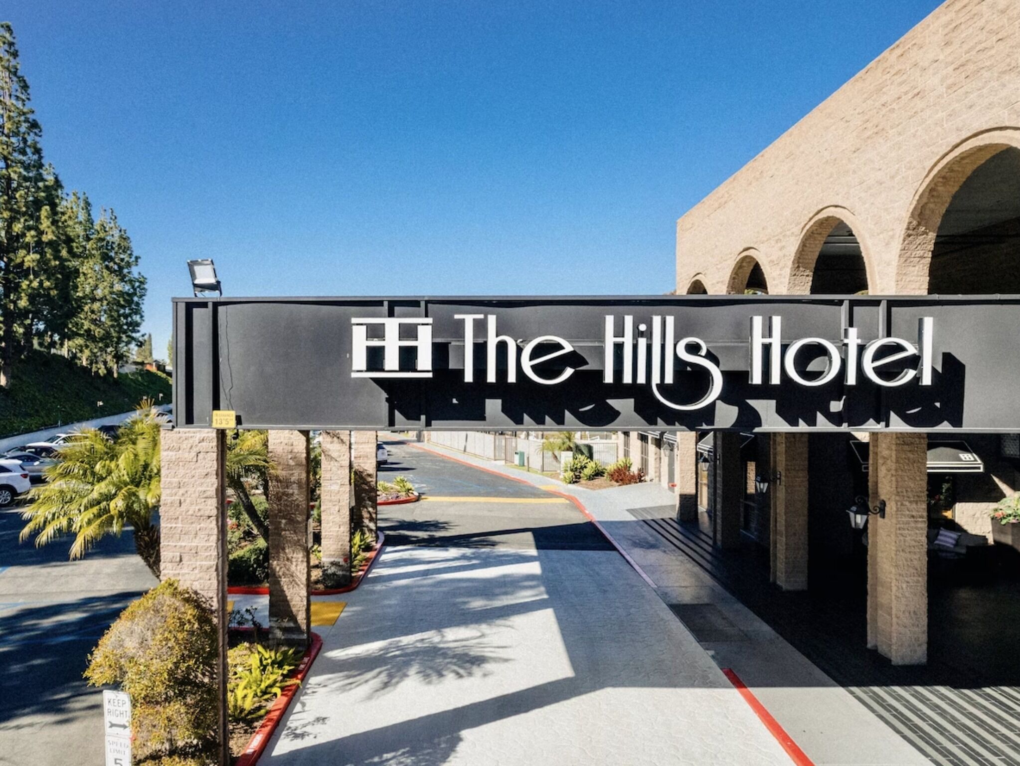 Picture of The Hills Hotel