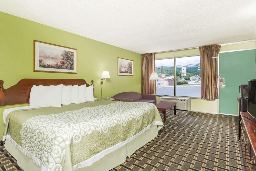 Picture of Days Inn by Wyndham Clayton