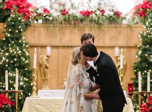 Gianna and Karl came all the way from Halmstad, Sweden, to create a winter wonderland of their very own in Charlevoix. After debating locations, the p