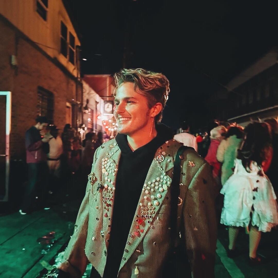 Picture of Jordan Beyer (they/them): Officiant