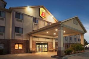 Picture of Super 8 by Wyndham Perryville