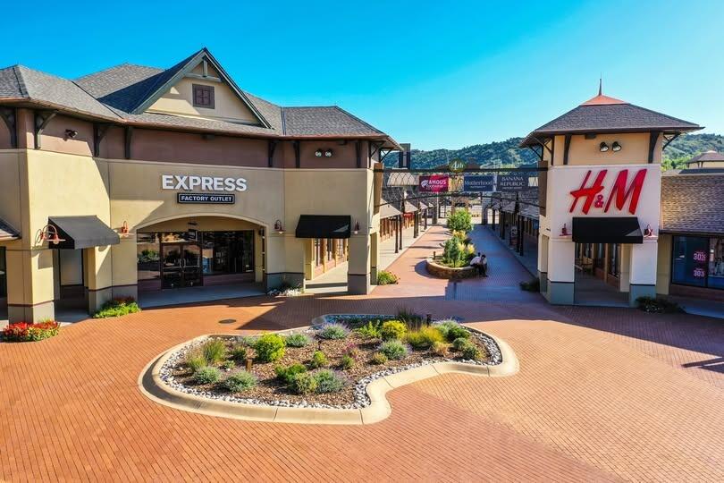 Picture of Outlets at Castle Rock